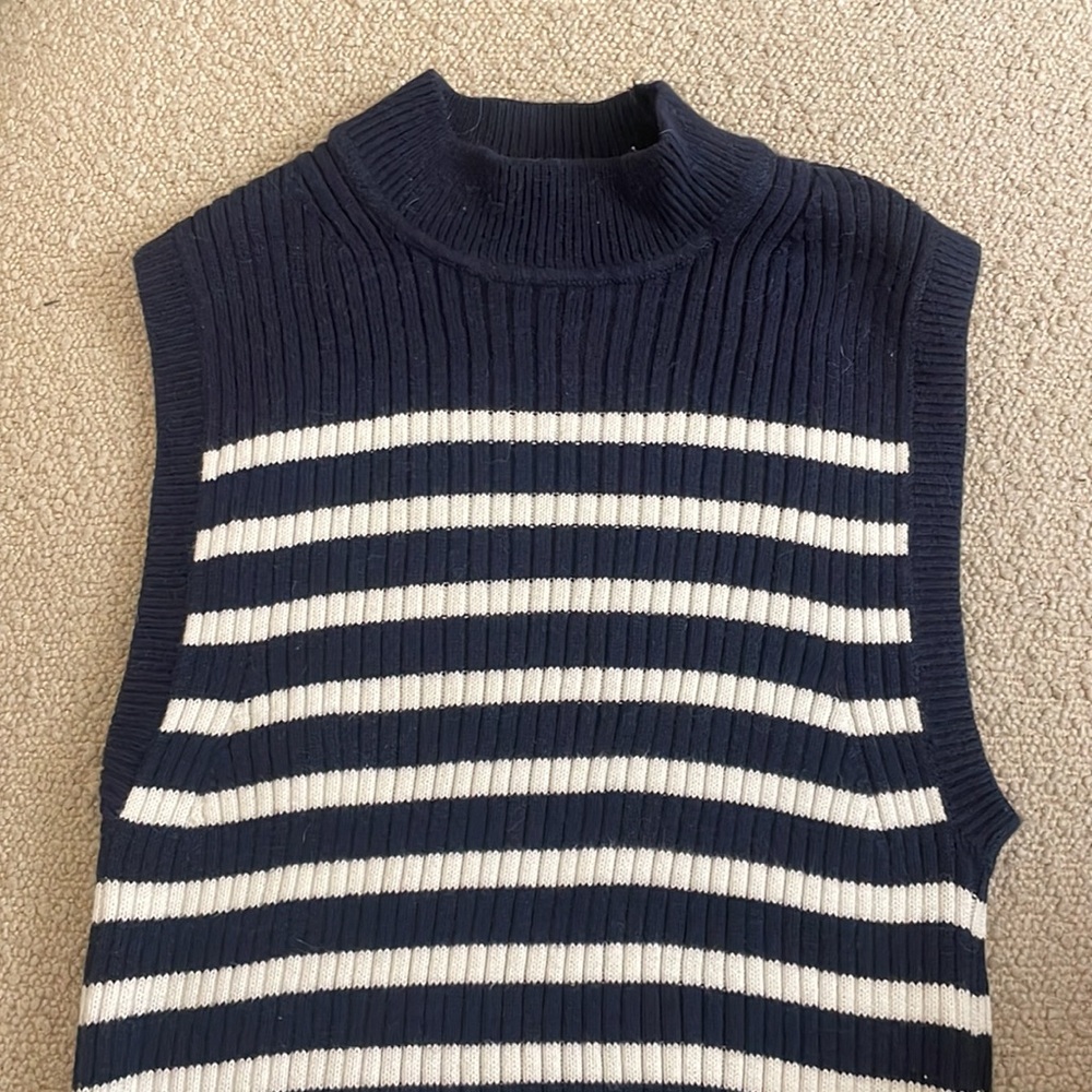 A&F Top - Picture 4 of 5